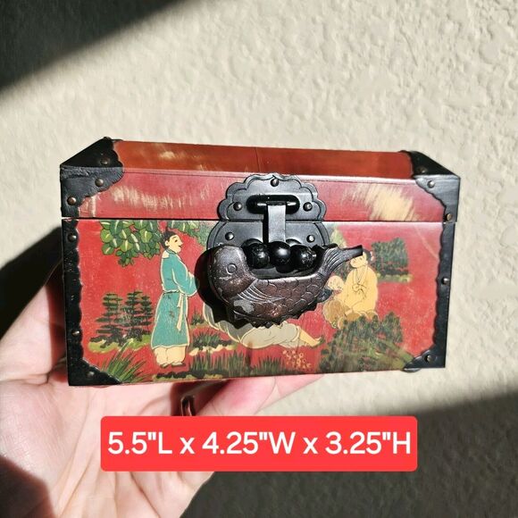 Vintage Korean Ox Horn Jewelry Box Red with Fish Lock, Small Asian Keepsake Box - Picture 1 of 7